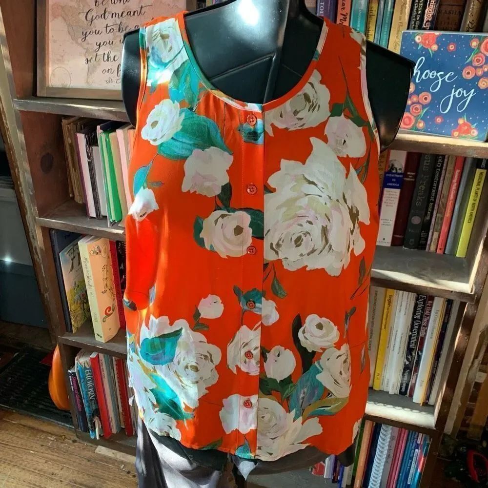 CAbi orange floral artsy sleeveless business casual S blouse